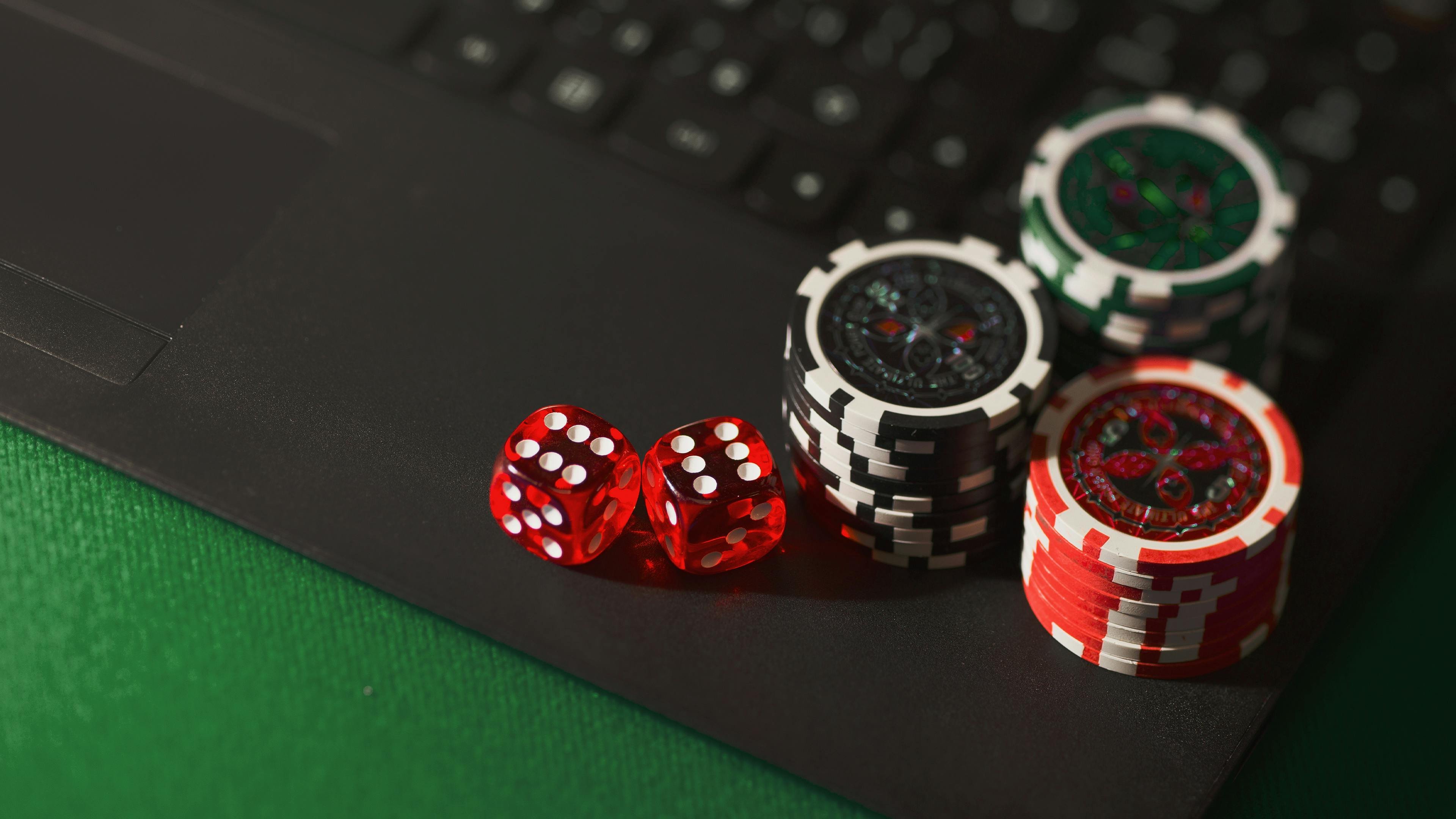 Filipino player reviewing withdrawal payout options on apk 888 Android mobile browser